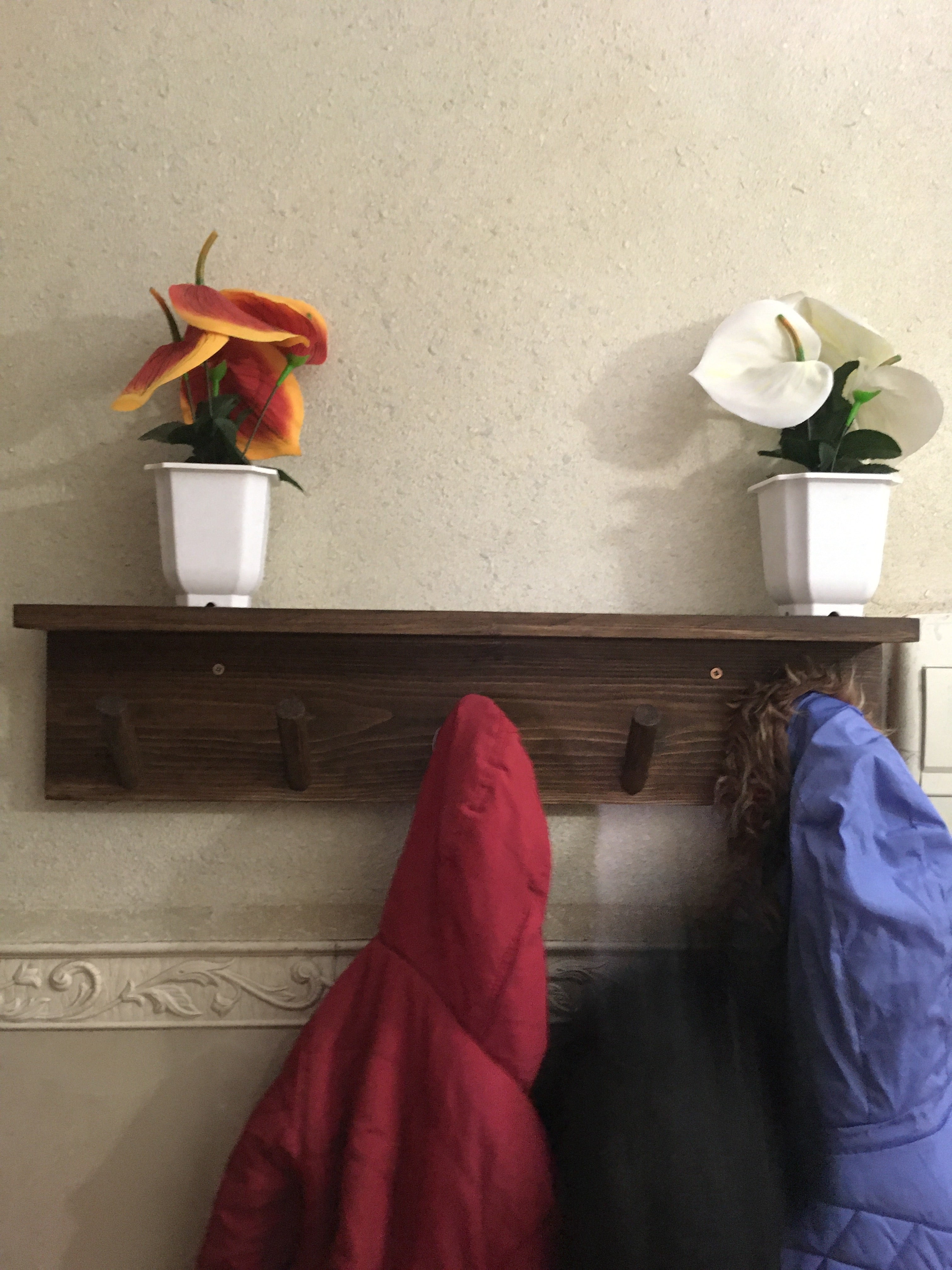 Porte manteaux muarl avec étagère