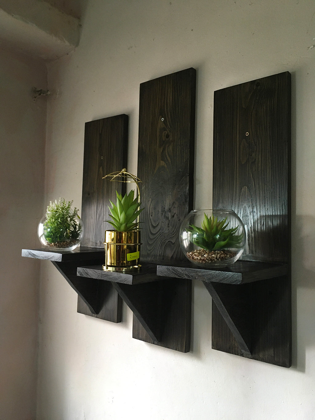 ensemble de trois étagères murale