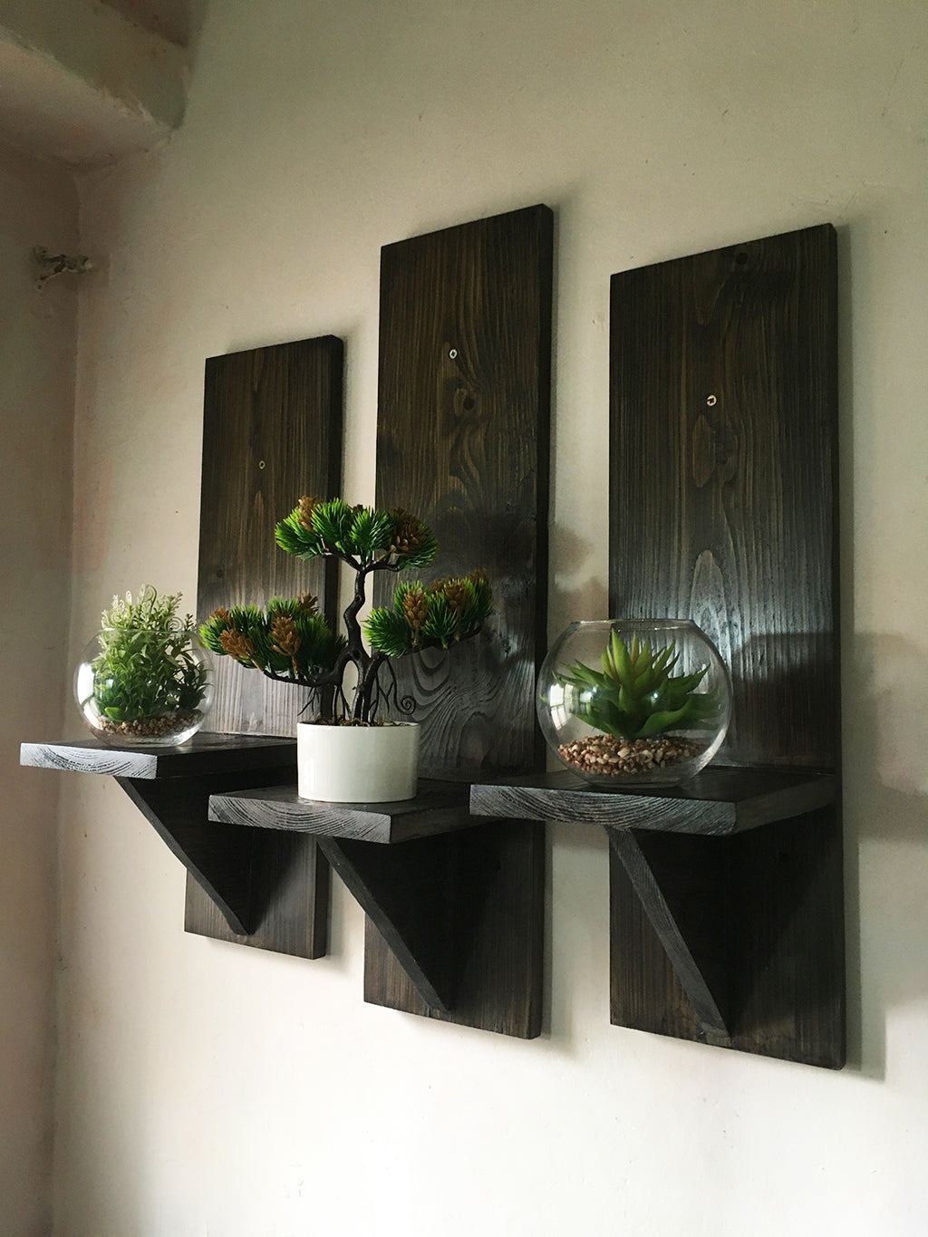 ensemble de trois étagères murale